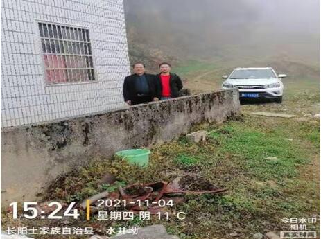 黄女土莱农双手勤劳，劳而无获遭遇终身，不能生活自理苦景见证